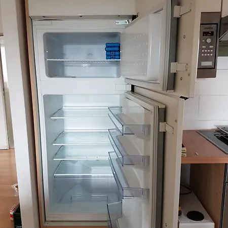 Grosse 84qm Mit Garten In Apartament