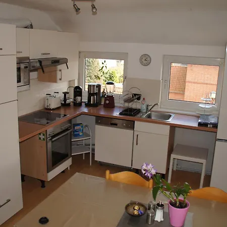 Apartament Grosse 84qm Mit Garten In *